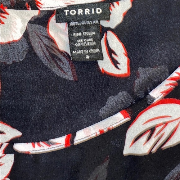 NWOT TORRID tank w/a hi-low style & floral - Plus Sized - Picture 5 of 7
